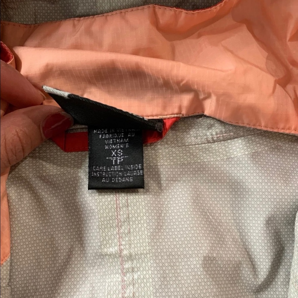 Women’s Marmot rain jacket - Picture 2 of 2